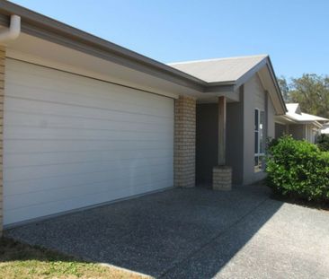 4 BEDROOM FAMILY HOME LOCATED IN QUIET STREET! - Photo 2