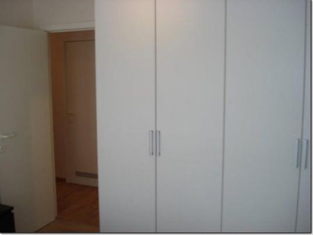 MERODE: APPARTEMENT MEUBLE 2 CHAMBRES + BALCON - Etterbeek - Photo 2