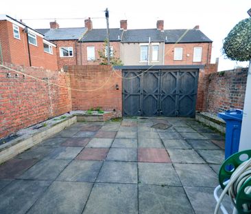 3 bed house to rent in South Frederick Street, South Shields, NE33 - Photo 2