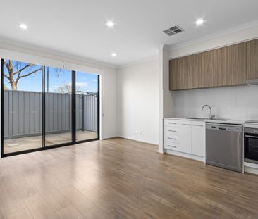 Stunning townhouse in fast growing development - Open for Inspectio... - Photo 4