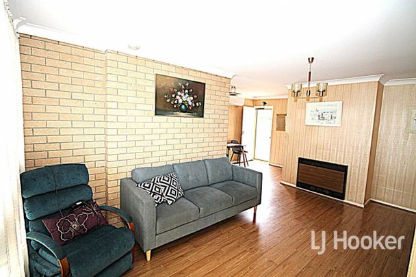 Level Unit handy to CBD - Photo 1