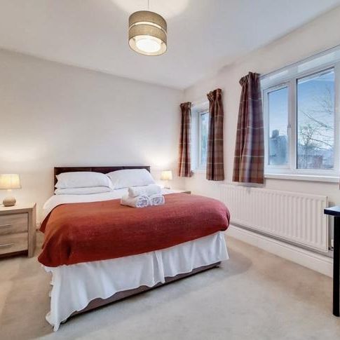 4 bedroom terraced house to rent - Photo 1