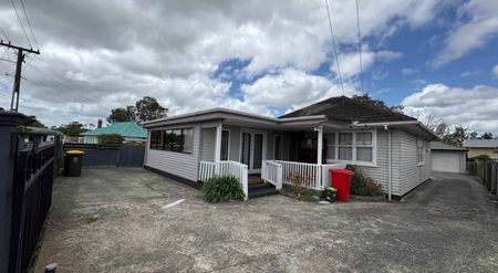 New Feel! Renovated 3 Bed, 1.5 Bath Otara Home... - Photo 4