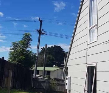 Convenient Three‑Bedroom Home in Bader - Photo 3