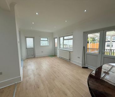 4 bedroom detached bungalow to rent - Photo 1