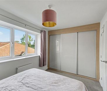 2 bedroom end of terrace house to rent - Photo 3