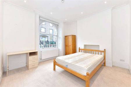 SHARER FRIENDLY - A spacious three bedroom apartment arranged over two floors and set in 935 sq ft, located 0.4 miles to UCL University. - Photo 3