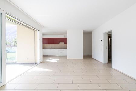 MODERN 3.5-ROOM APARTMENT IN BELLINZONA NORTH - Photo 2