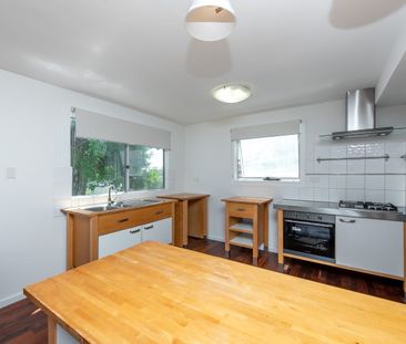 Coastal Character & Mullaloo Charm – A Home with Personality - Photo 5