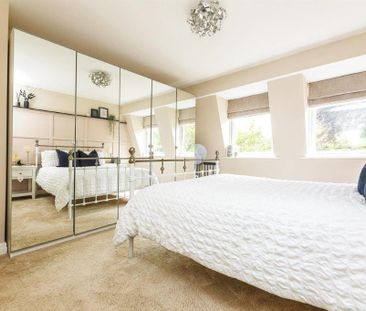 Lombard Close - Photo 5