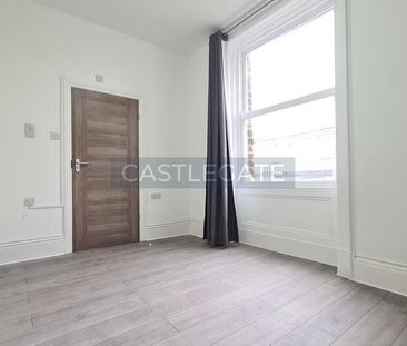 1 bedroom ground floor flat to rent - Photo 4