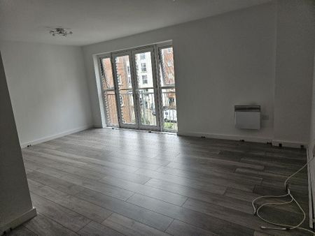 2 bedroom flat to rent - Photo 2