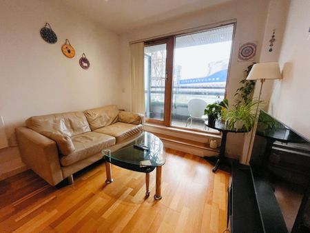 2 bedroom Flat To Let - Photo 3