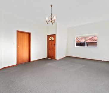 2/19 Tressider Avenue, Haberfield NSW 2045 - House For Rent | Domain - Photo 2