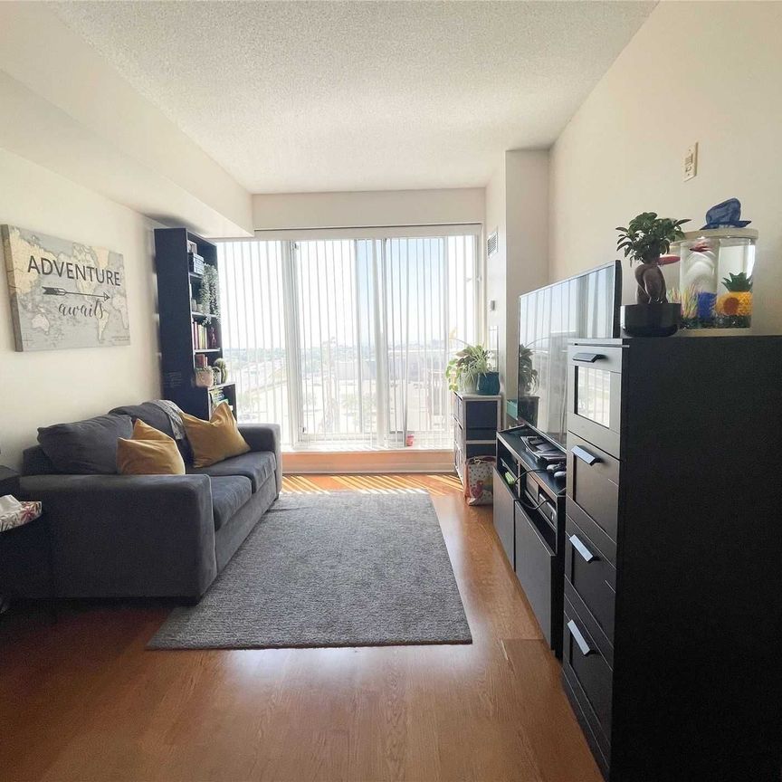 For Lease - 1040 The Queens Way Unit# 811, Toronto, Ontario - Photo 1