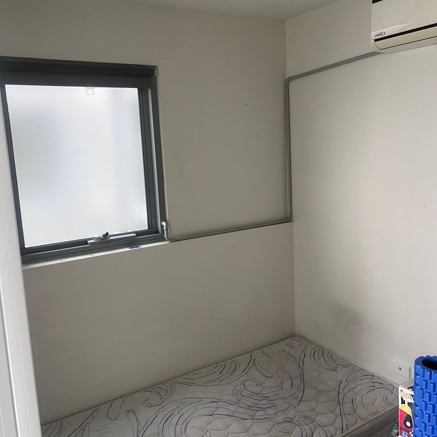 Caulfield East - Photo 1