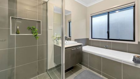 Family Home in Unbeatable Location! - Photo 5