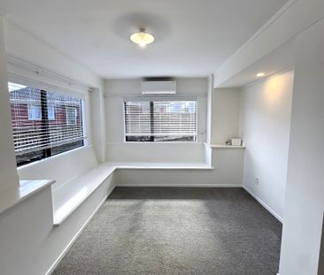 Convenient West Harbour Locationi - Photo 1