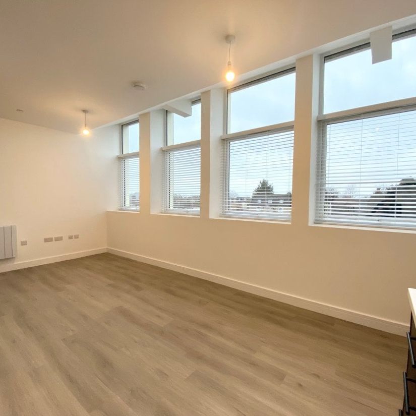 Peterborough - Photo 1