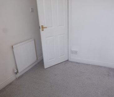 2 Bed Terraced House, Edgware Grove, LS8 - Photo 6