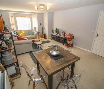 2 bedroom flat to rent - Photo 6