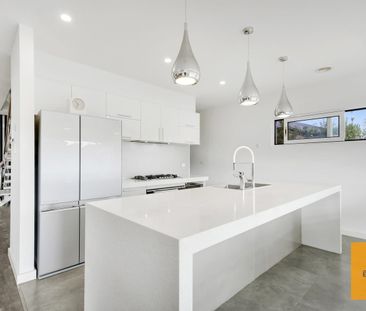 Beautiful Family Home - Photo 5