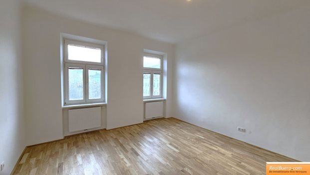 SANIERTE UNBEFRISTETE HELLE ALTBAUWOHNUNG IN DER GUDRUNSTRASSE - Photo 1