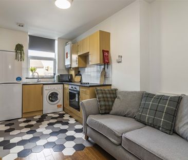 Flat 6 The Rayner Building – 2 Bed - Photo 4