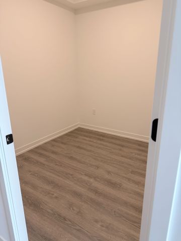 For Lease - 8 Interchnage Way Unit# 1010, Vaughan, Ontario - Photo 4