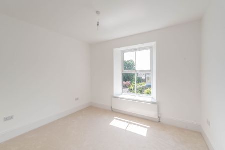 Brocco Bank, Westwood House, S11 - Photo 5