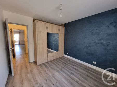 Location Appartement 3 pièces 66m² SALON DE PROVENCE 13300 - Photo 3