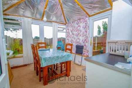 3 bedroom semi-detached house to rent - Photo 3