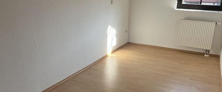 Sanierte 4 - Raum Maisonette Wohnung mit zwei Bädern und Balkon - Foto 1