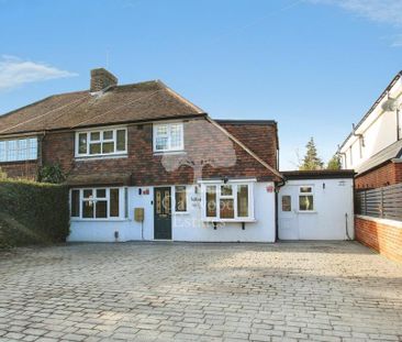 5 bedroom semi-detached house to rent - Photo 3