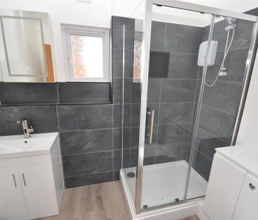 4 bedroom flat to rent - Photo 3