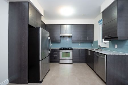 For Lease - 319 South Park Road, Markham, Ontario - Photo 3