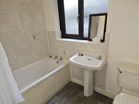 2 bedroom semi-detached house to rent - Photo 4