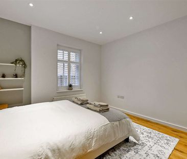 Short let: A very high-specification and furnished apartment with o... - Photo 5