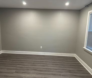 For Lease - 173 Warren Avenue Unit# Upper Level, Oshawa, Ontario - Photo 3