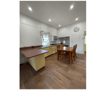 Charming Character Home – Fully Furnished & Ready to Move In - Photo 6