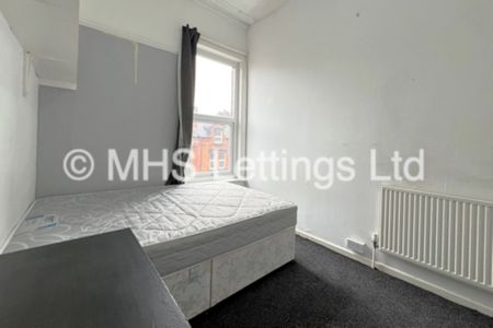 6 Bedroom Mid Terraced House for rent in Regent Park Terrace - Photo 5