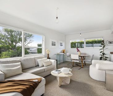 Sun-Soaked End Unit Bliss! - Photo 5