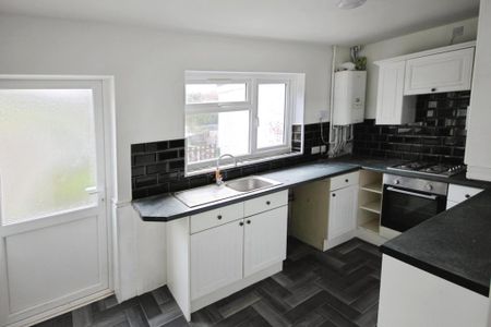 2 bedroom terraced house to rent - Photo 4