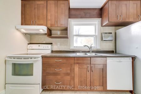 For Lease - 50 Newton Drive, Toronto, Ontario - Photo 4