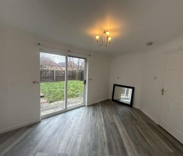 4 bedroom detached house to rent - Photo 2