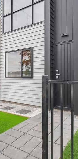 Stunning 4 Bedroom House - Photo 1