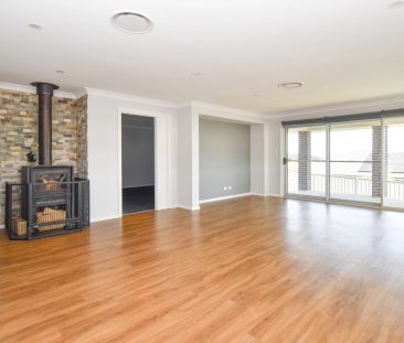 Family Home with Versatile Living Areas - Photo 1