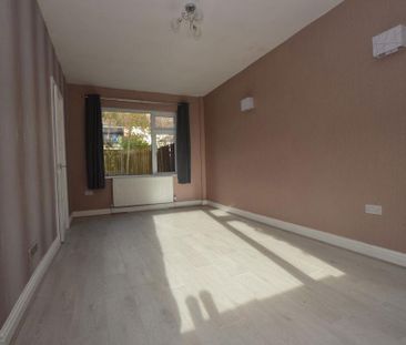 3 bedroom semi-detached house to rent - Photo 6