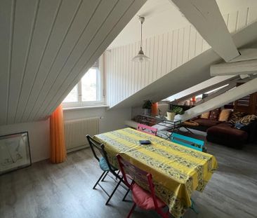 Charming 3-room attic apartment on the 4th floor - Photo 3