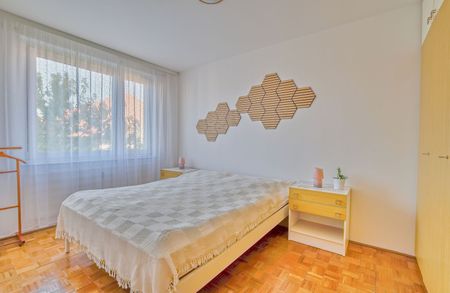 Na prenájom zariadený 3 izbový byt, 65 m2, lodžia 4 m2, Nemesszegská ulica, Dunajská Streda - Photo 2